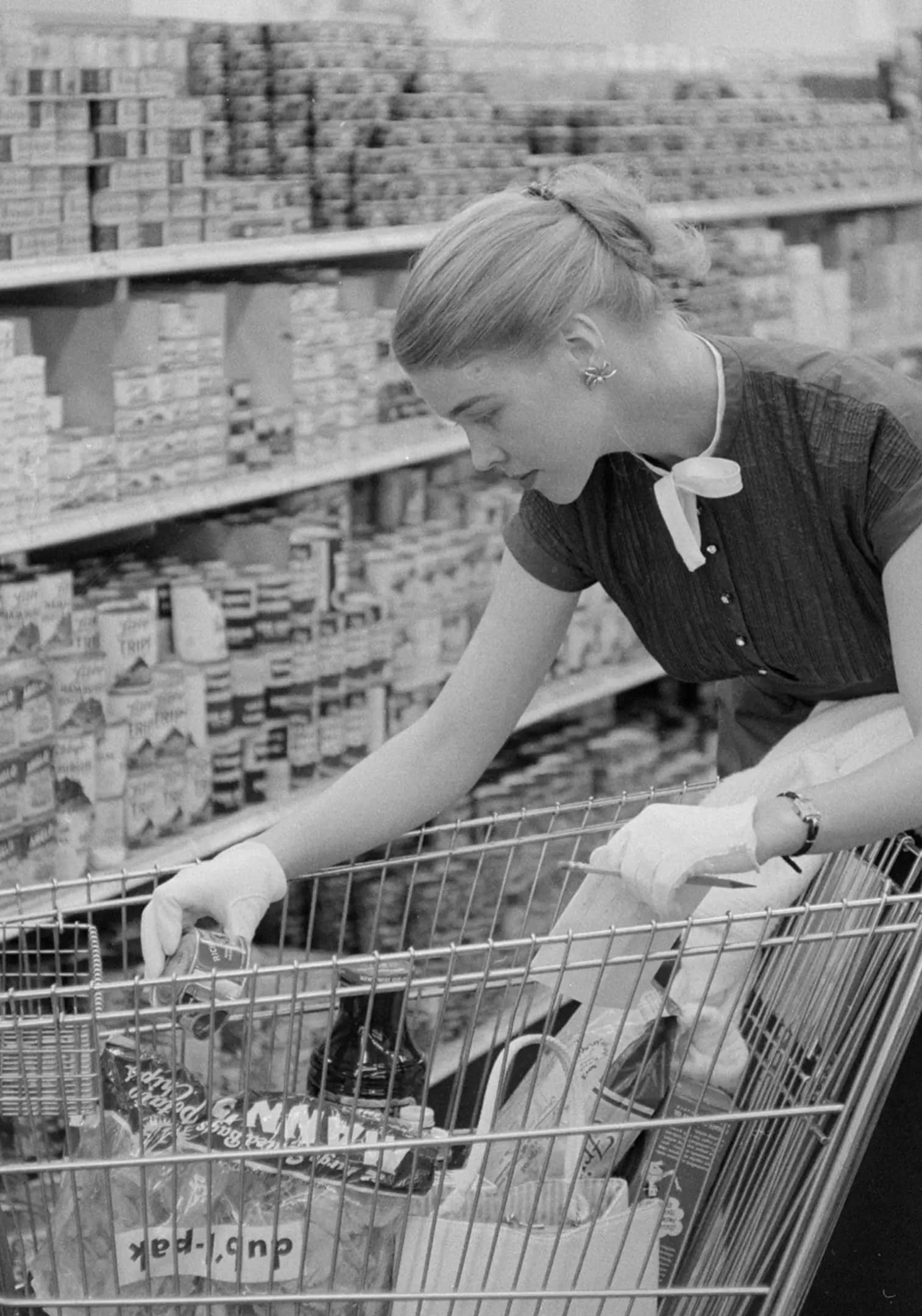 Shopping, May 1957. Photo by Thomas J O’Halloran/Library of Congress